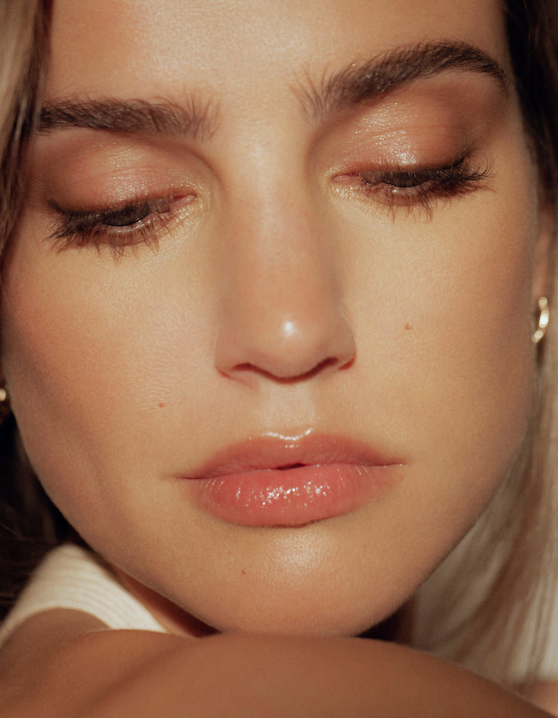 Thinning Brows Model