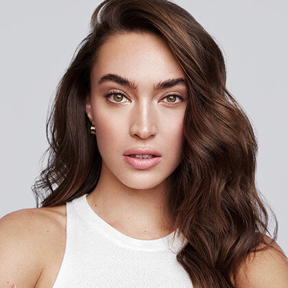 model with full hair